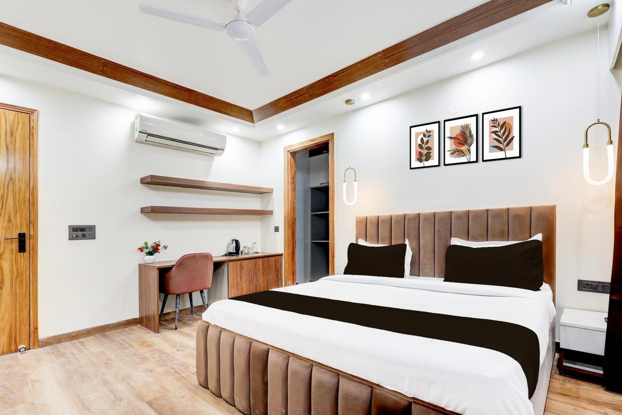 Super Hotel O Sector 43 Gurgaon Esterno foto