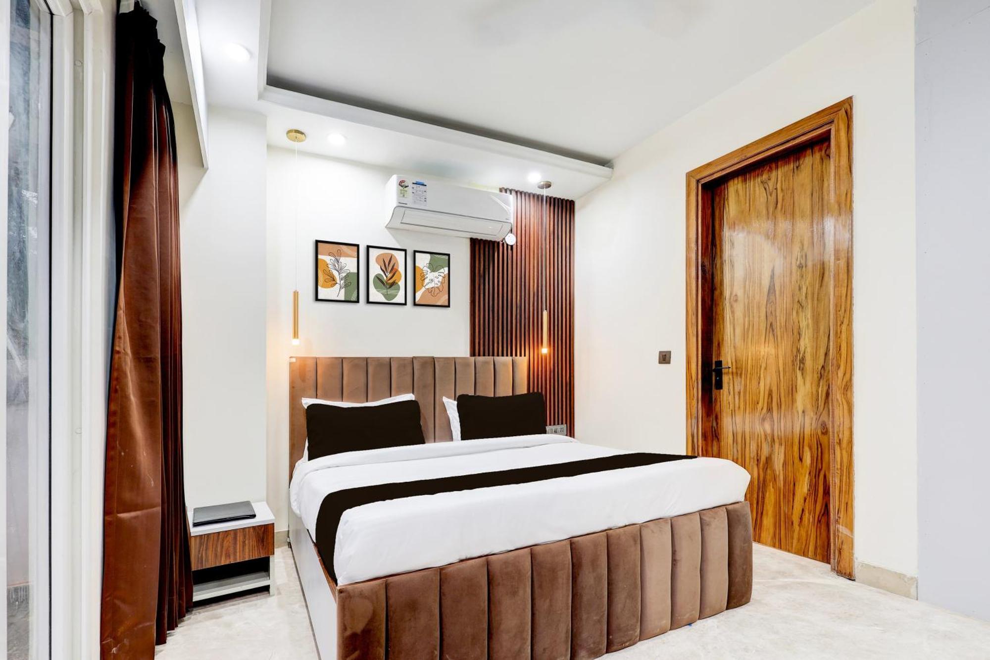 Super Hotel O Sector 43 Gurgaon Esterno foto