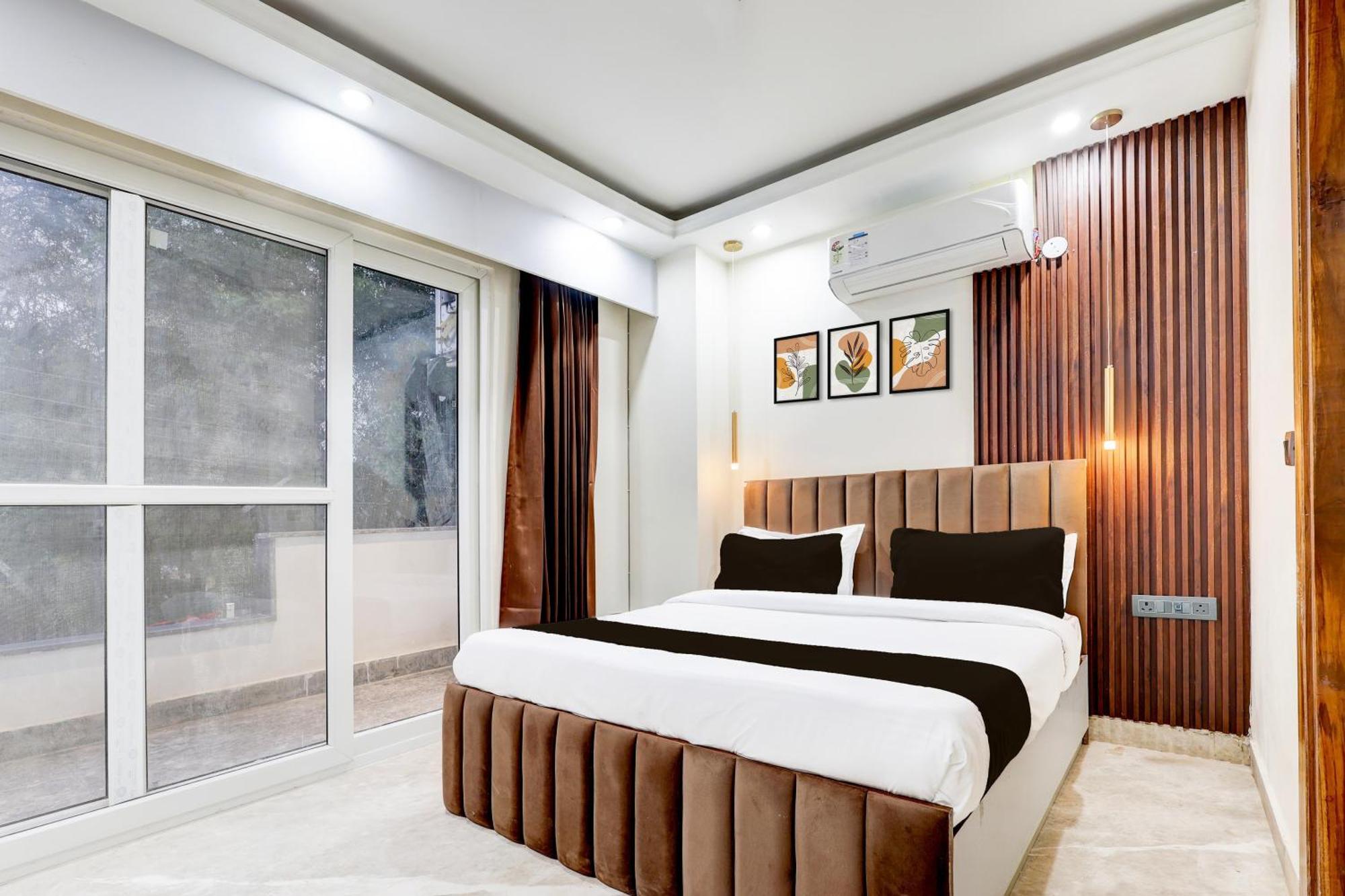 Super Hotel O Sector 43 Gurgaon Esterno foto