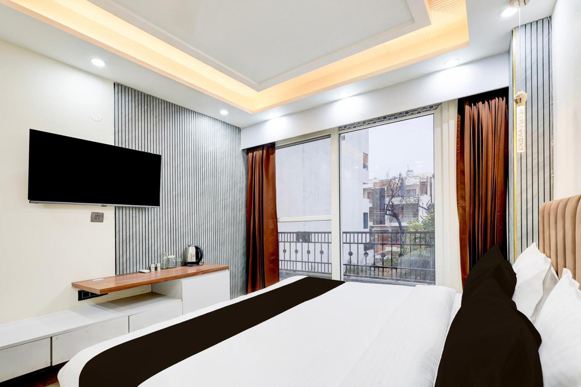 Super Hotel O Sector 43 Gurgaon Esterno foto